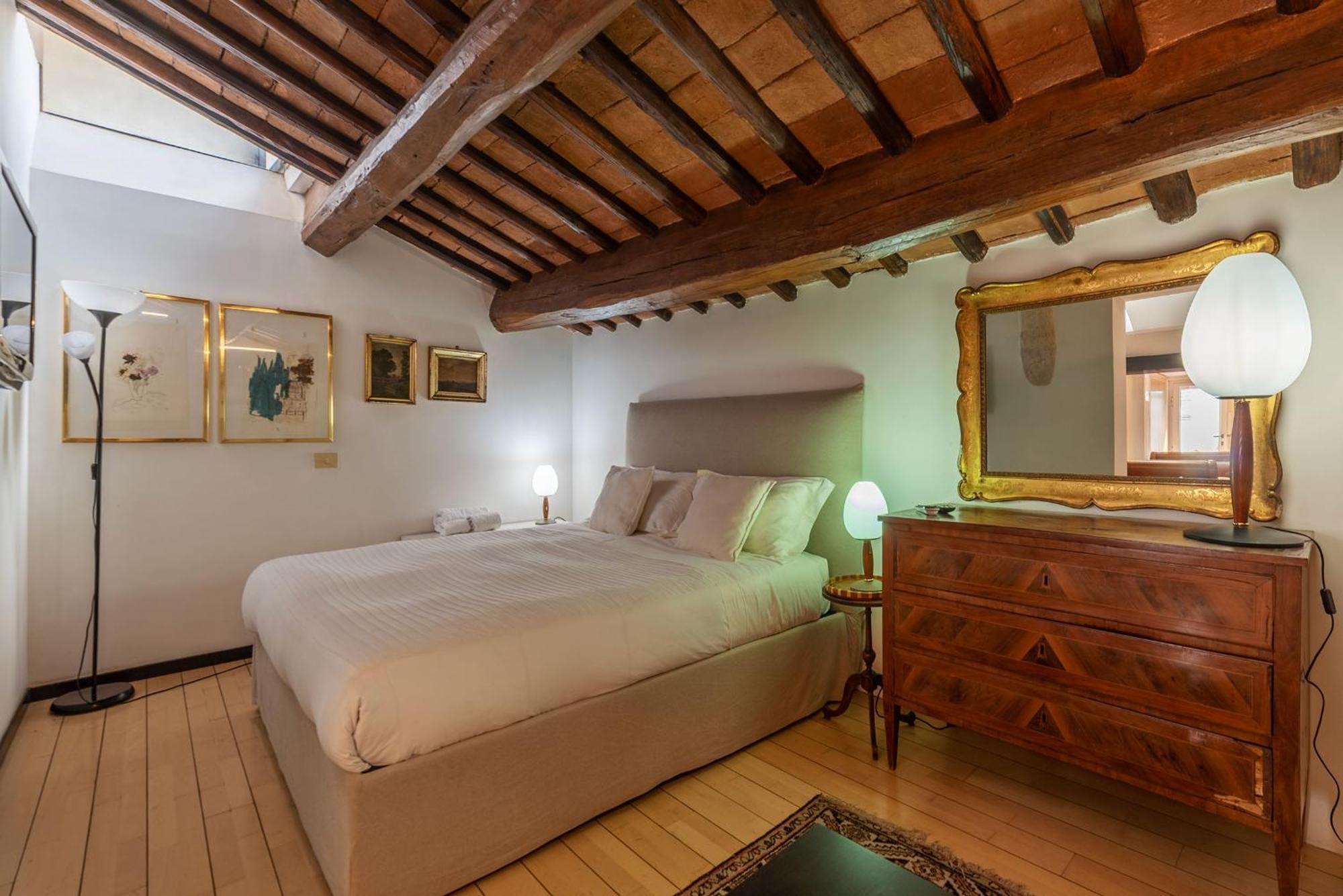 Orange With Bathroom And Shared Terrace Rome